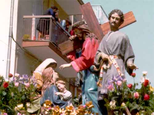 JESUS MEETS THE PIOUS WOMEN